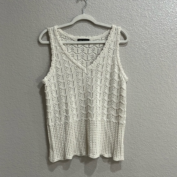 Lane Bryant Sleeveless V-Neck Pointelle Sweater Size 14/16 - Picture 3 of 11